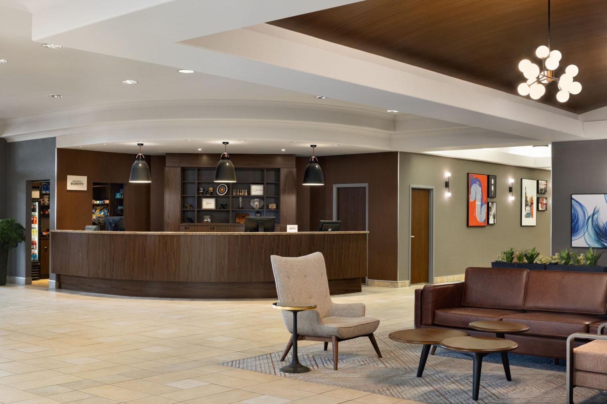 Four Points By Sheraton Edmonton South Exterior photo